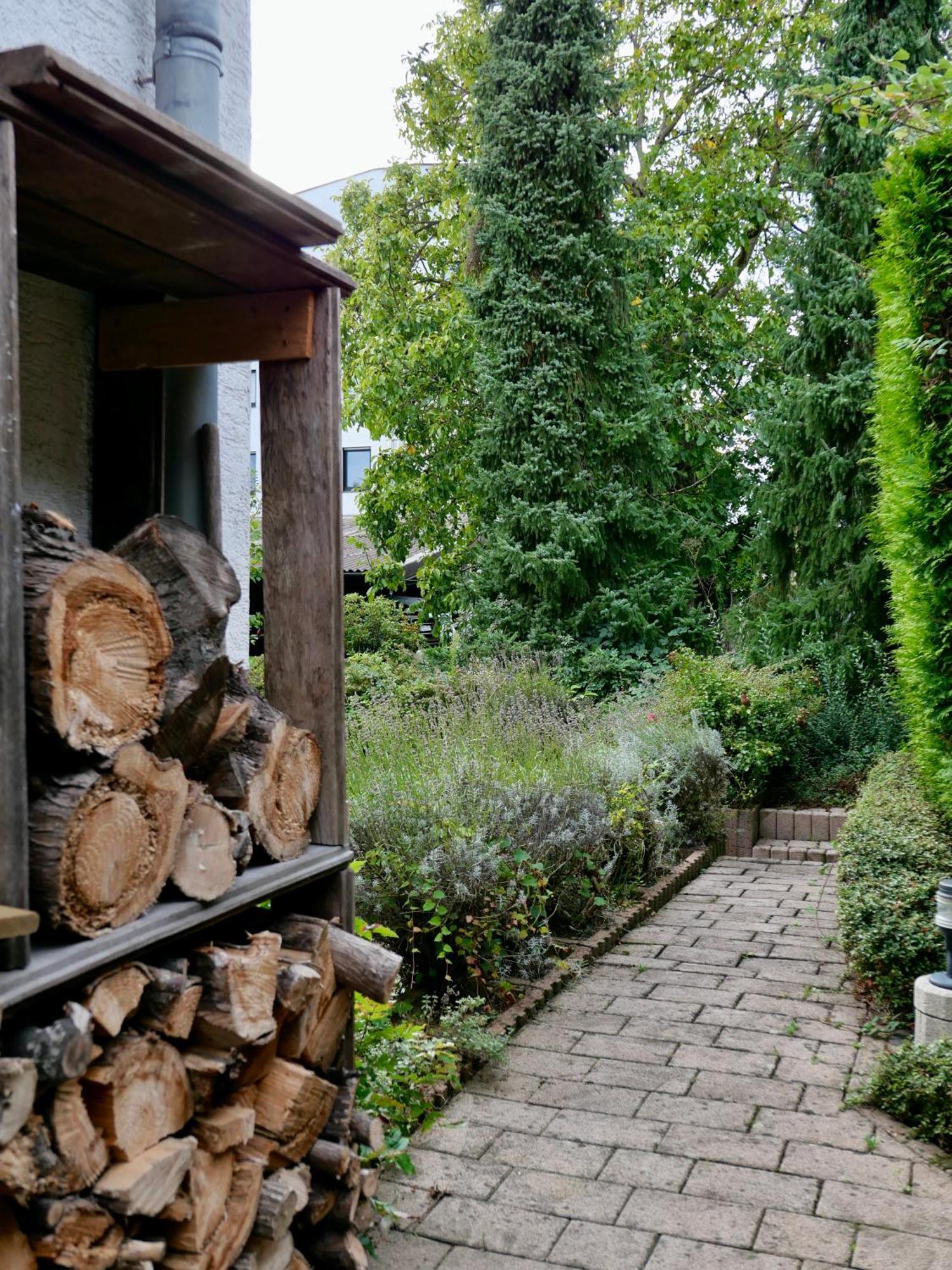 Schoenes Apartment Mit Terrasse Im Steingarten Bad Vilbel Luaran gambar
